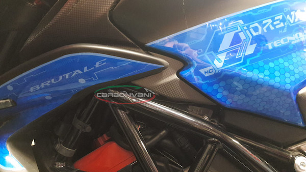 CARBONVANI - MV AGUSTA BRUTALE 800 CARBON FIBER TANK FINISHERS TRIM - PAIR (2017+) CARBONVANI - MV AGUSTA BRUTALE 800 CARBON FIBER TANK FINISHERS TRIM - PAIR (2017+)